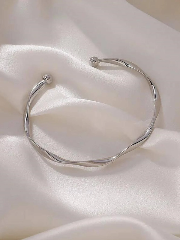 Pulseira Minimalista Fita de Mobius Torcida