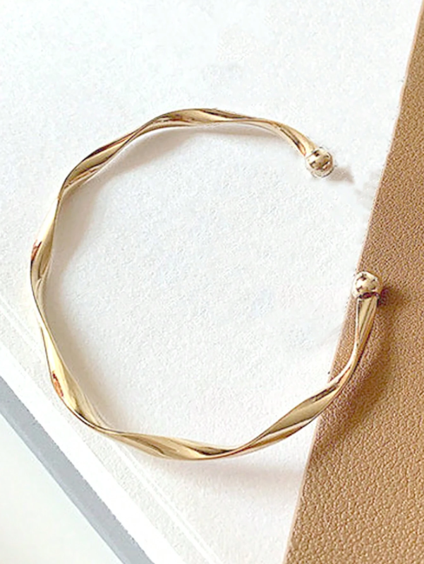 Pulseira Minimalista Fita de Mobius Torcida