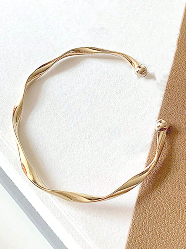 Pulseira Minimalista Fita de Mobius Torcida