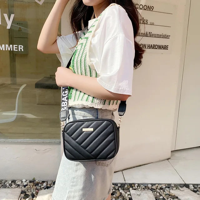Bolsa Vintage Lingge Bordada - Montzel Collection