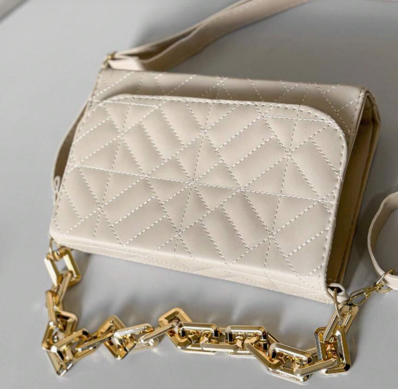 Bolsa quadrada aba minimalista bordada - Exclusive Bags - Montzel Collection