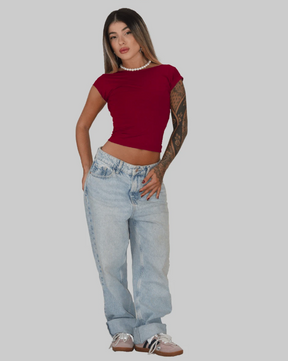 Blusa Baby Tee com Decote nas Costas