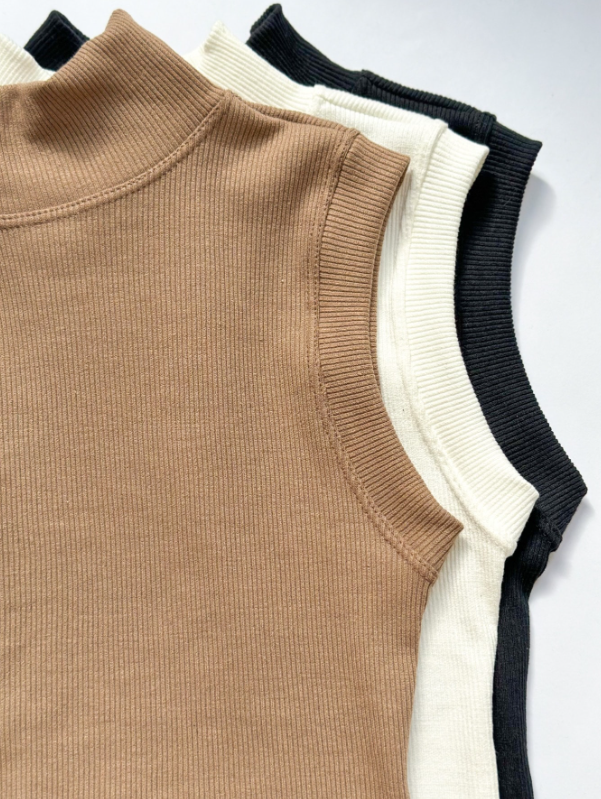 Conjunto 3 Blusas/Regatas de Gola Alta
