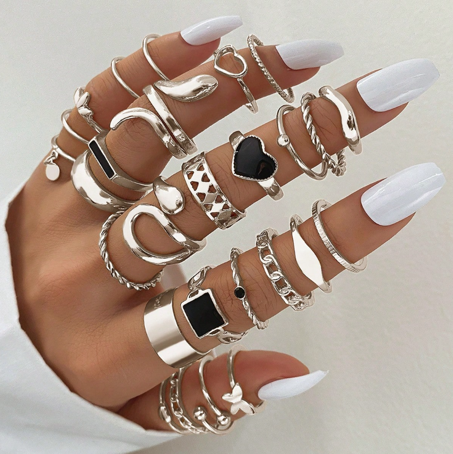Conjunto de Anéis Silver Heart – 27 Peças com Estilo e Atitude