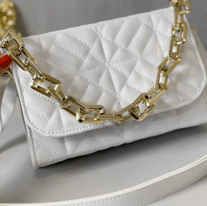 Bolsa quadrada aba minimalista bordada - Exclusive Bags - Montzel Collection 