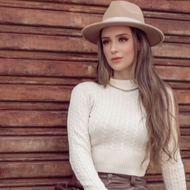 MISS RABBIT - Blusa De Cropped De Frio - Montzel Collection 